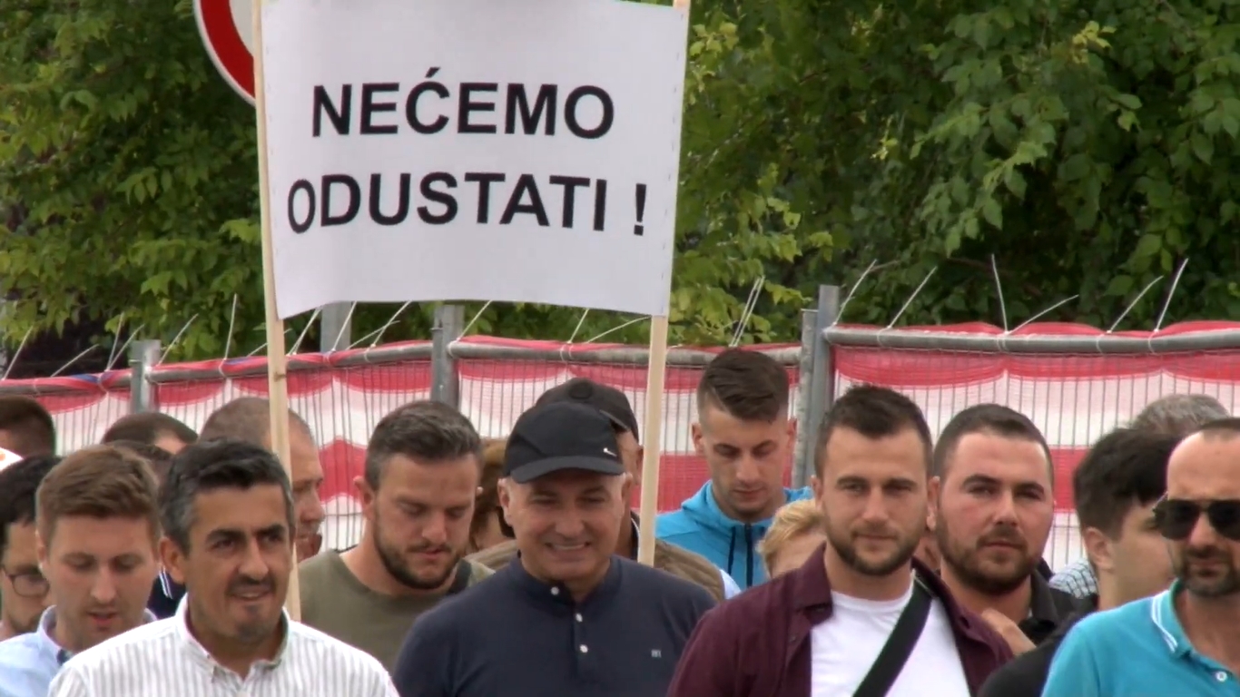 Video: Putokazi, Lakišića harem u centru Mostara - trajanje i otimanje