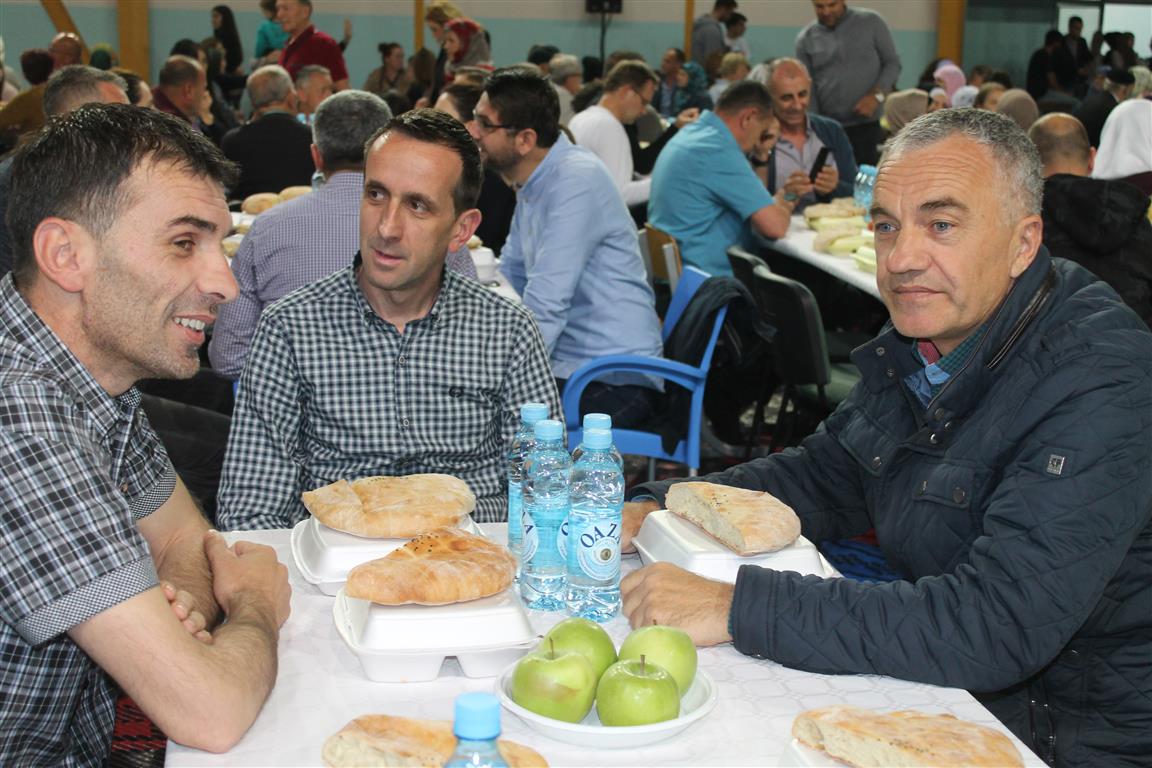 Na zajedničkom iftaru Medžlisa IZ-e Mostar hiljadu vjernika